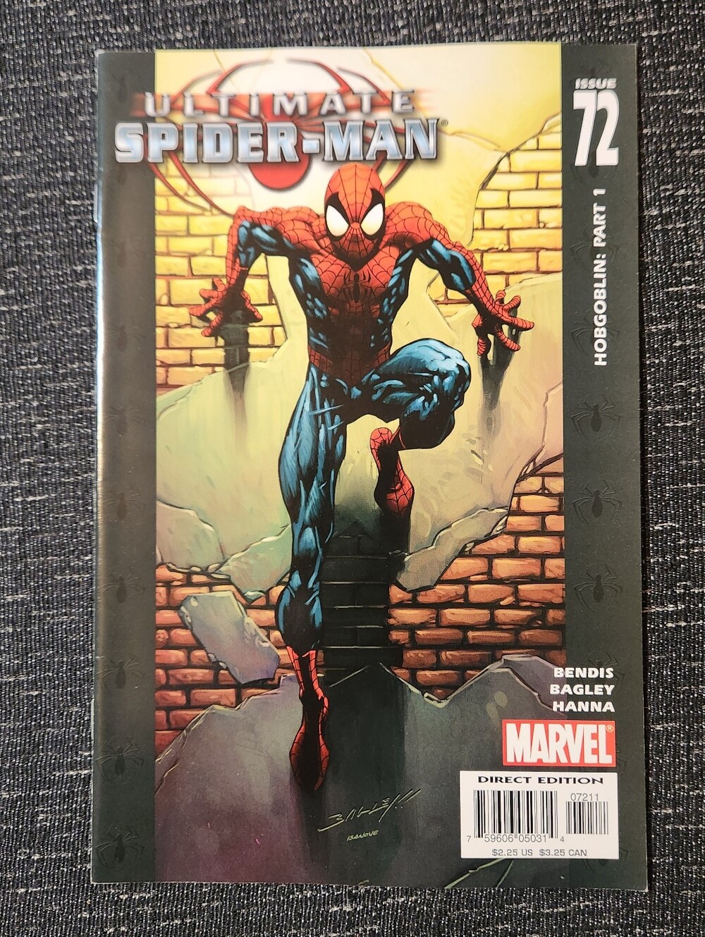 Marvel Ultimate Spider-Man #72 Comic Book - Red & Blue Cover